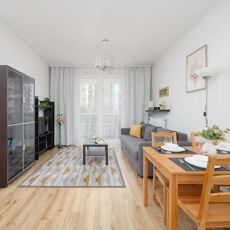 Appartement Modern With Parking Next To The Airport In By Renters
