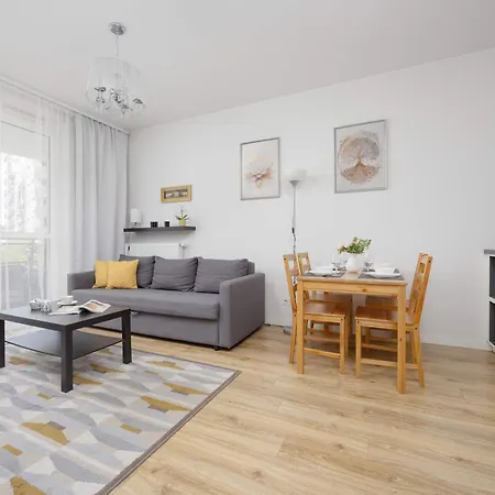 Appartement Modern With Parking Next To The Airport In By Renters