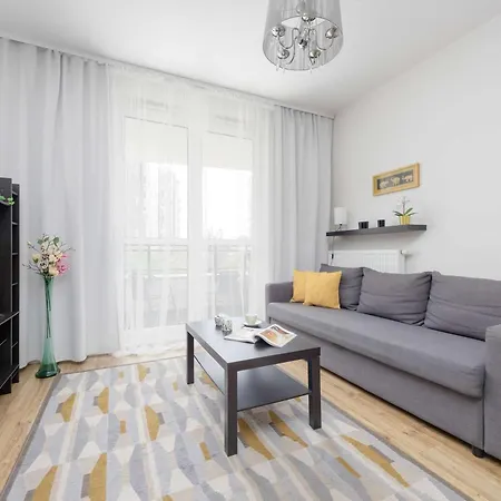 Modern With Parking Next To The Airport In By Renters Appartement *