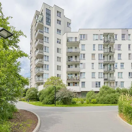 Modern With Parking Next To The Airport In By Renters * Warschau